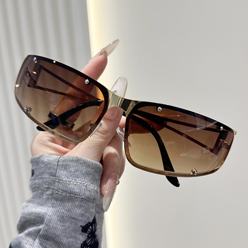 Gafas de sol huecas a la moda  - Street Fashion Photo reseña y precio
